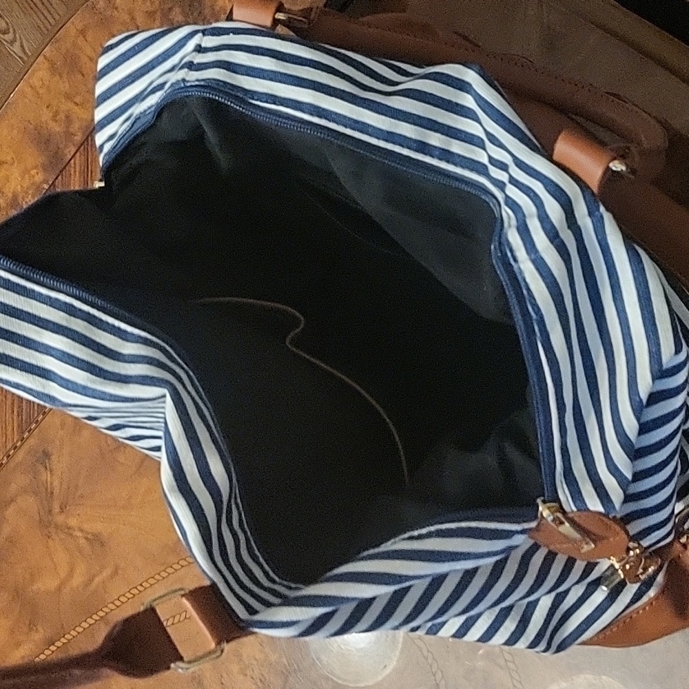 Travel Tote - Picture 2 of 4